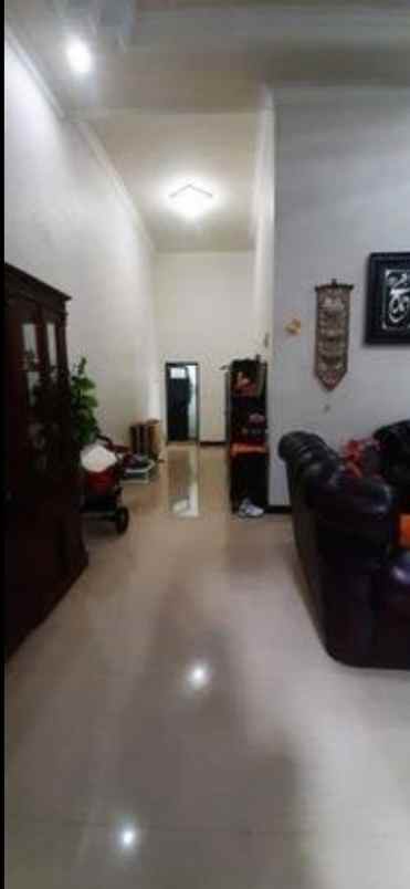 dijual rumah jalan pucangan pasuruan