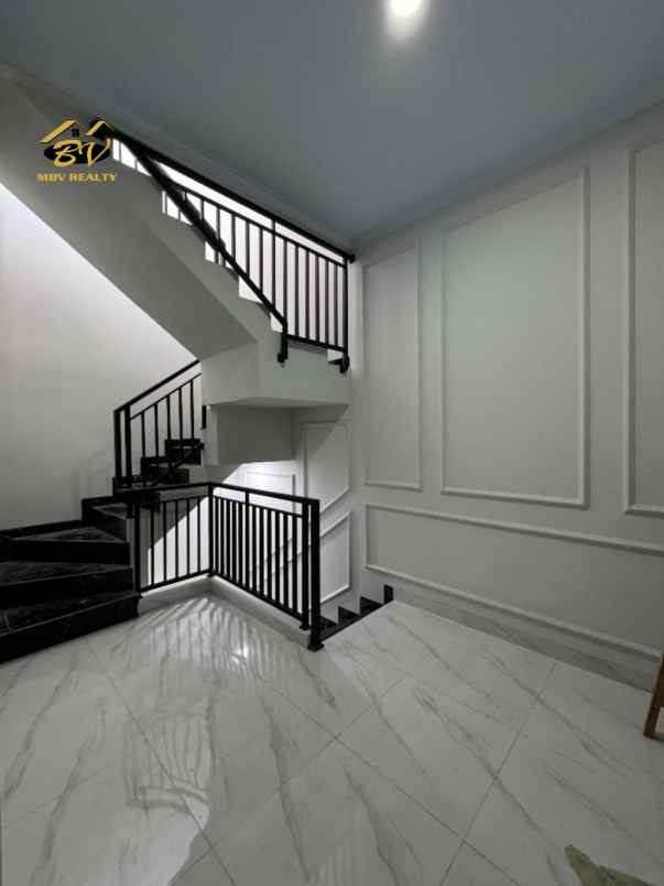 dijual rumah jalan raya jagakarsa