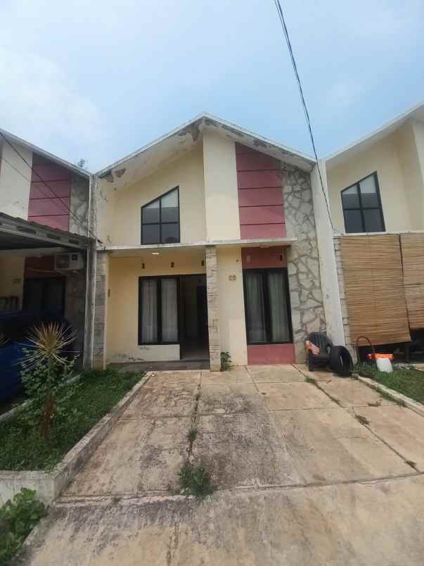 dijual rumah jalan raya kalisuren