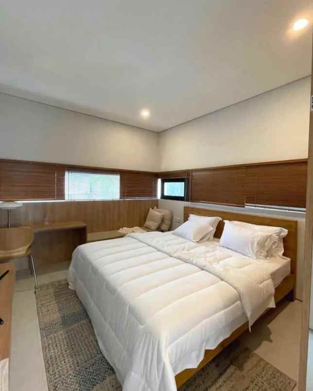 dijual rumah jalan raya pondok cabe golf