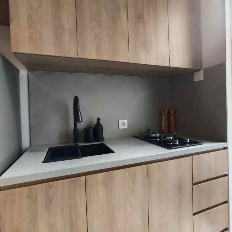 dijual rumah jalan raya pondok cabe golf