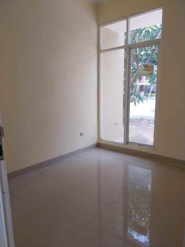 dijual rumah jalan raya sepatan mauk