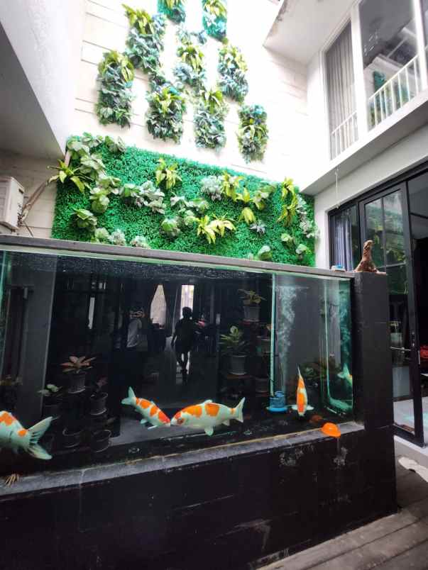 dijual rumah jalan royal residence