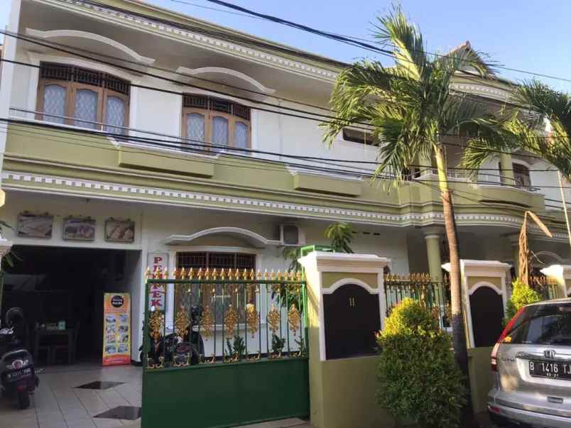 dijual rumah jalan selat sunda komplek