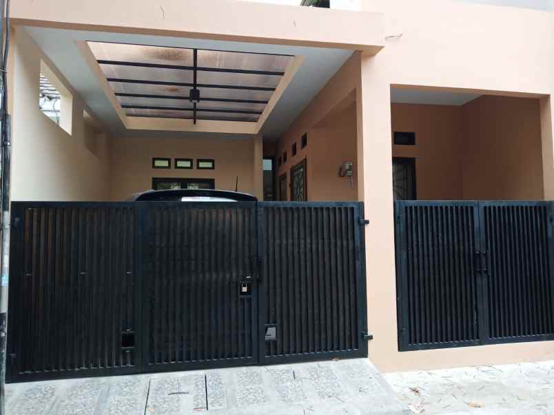 dijual rumah jalan taman rajawali