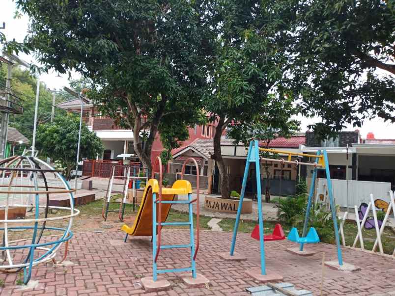 dijual rumah jalan taman rajawali