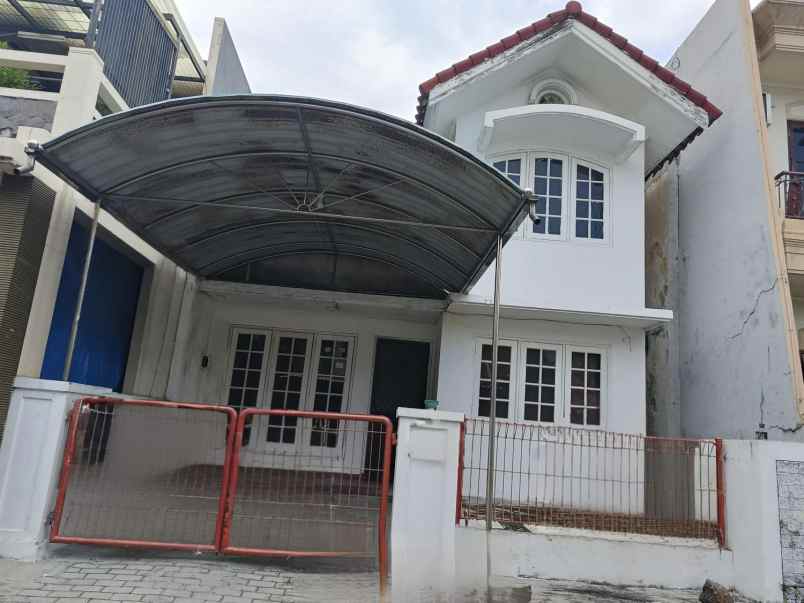 dijual rumah jalan villa valensia