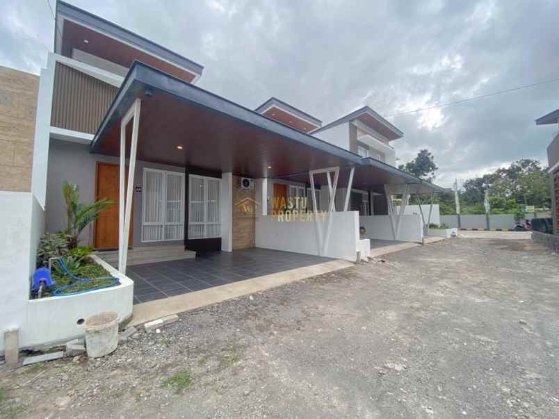 dijual rumah jalan wonosalam losari