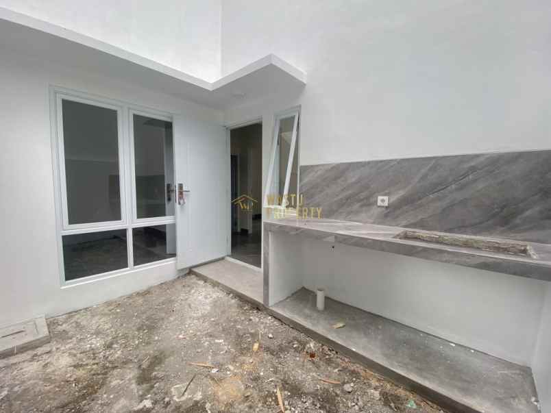 dijual rumah jalan wonosalam losari