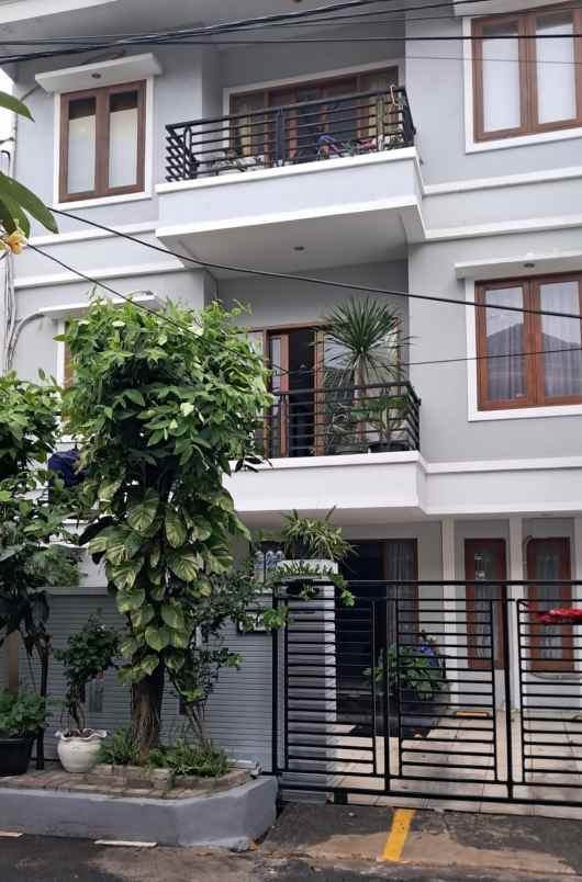 dijual rumah janur hijau kelapa gading
