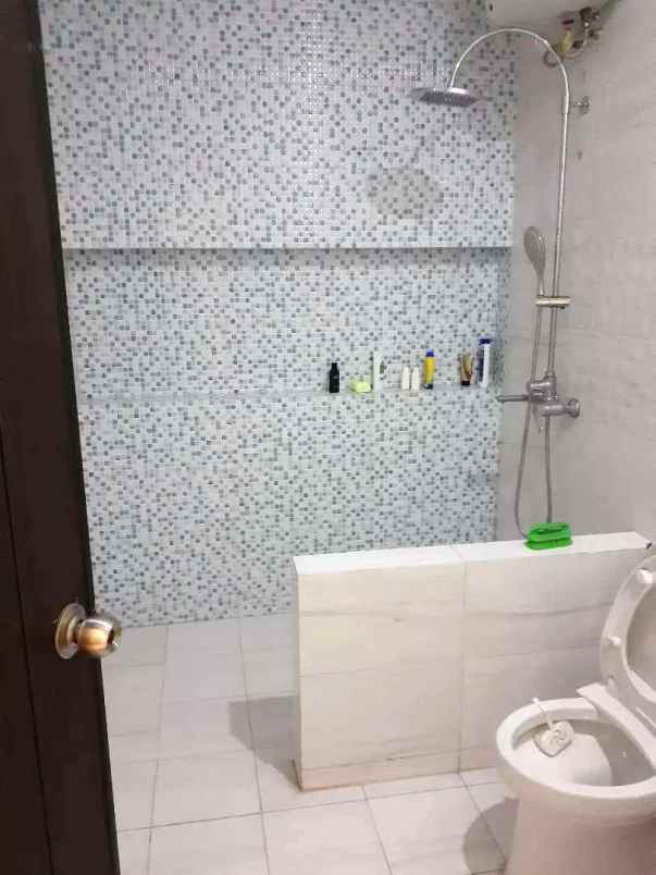 dijual rumah janur kuning residence