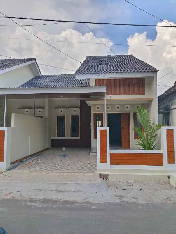 dijual rumah jetak selomartani