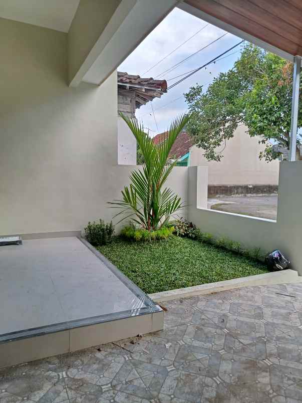 dijual rumah jetak selomartani