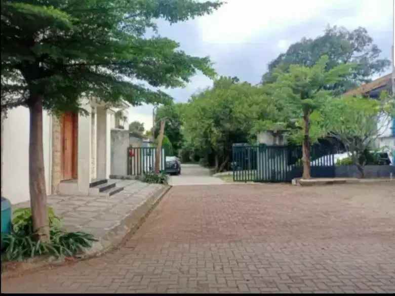 dijual rumah jl cawang jakarta timur