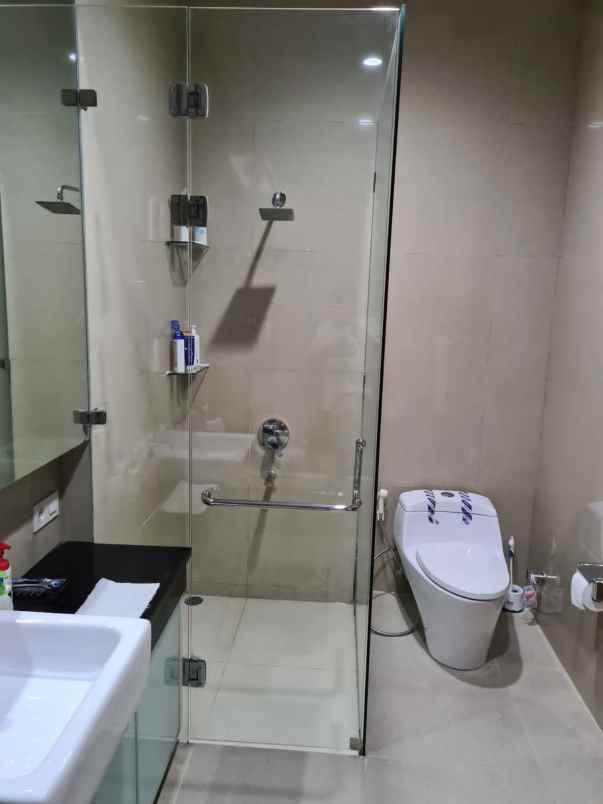 dijual rumah jl cempaka putih tengah