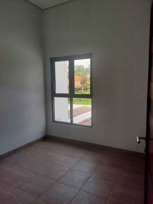 dijual rumah jl citeureup sindangpanon