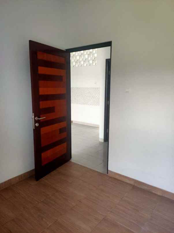 dijual rumah jl citeureup sindangpanon