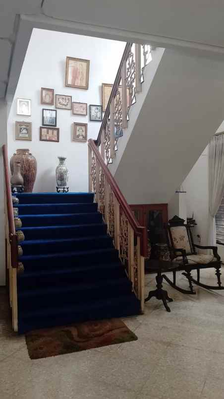 dijual rumah jl gudang peluru kebon