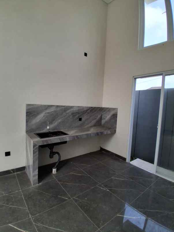 dijual rumah jl kaliurang km 13