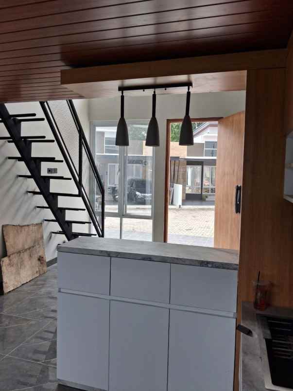 dijual rumah jl kaliurang km 13