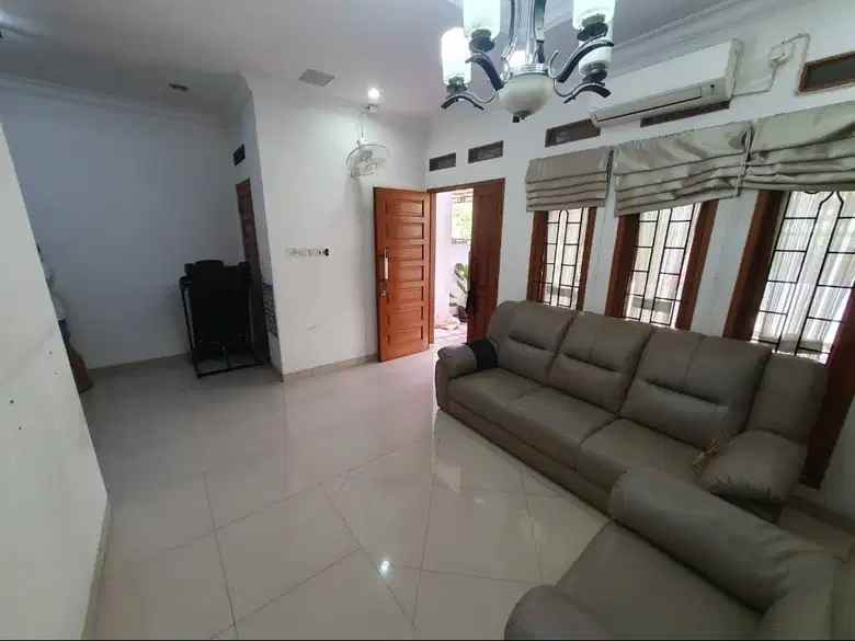 dijual rumah jl kav marinir pondok