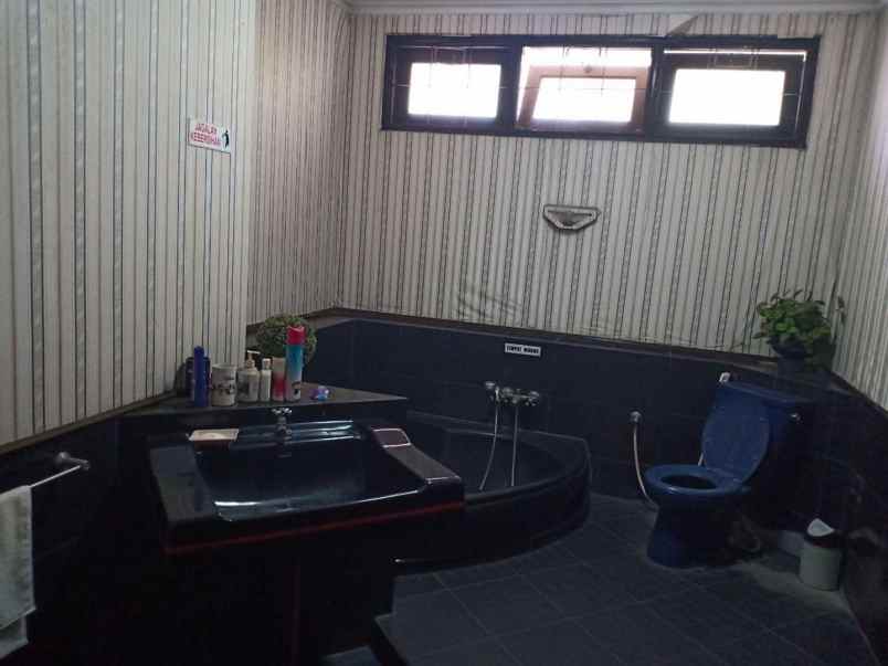 dijual rumah jl kertajaya indah timur