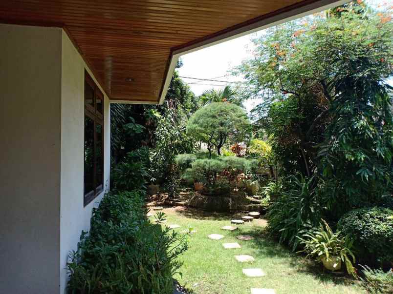 dijual rumah jl kertajaya indah timur