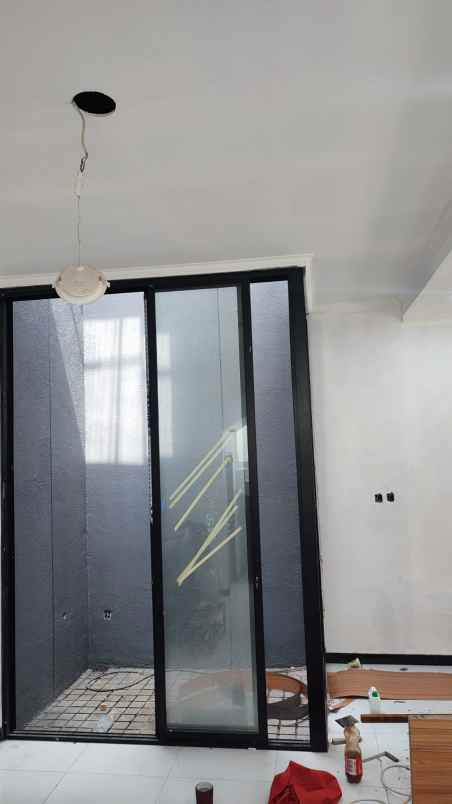 dijual rumah jl kopo permai