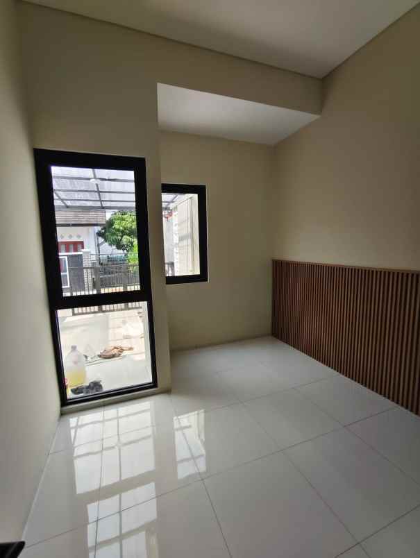 dijual rumah jl margahayu raya