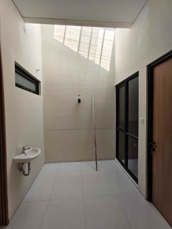 dijual rumah jl margahayu raya