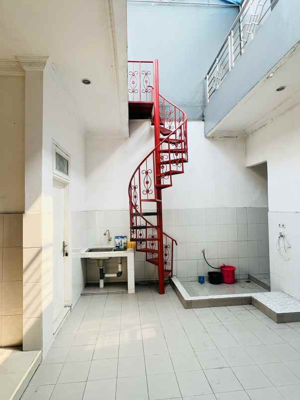 dijual rumah jl muncang no 54 b lagia