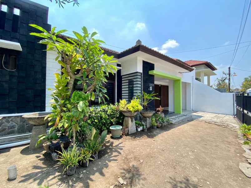 dijual rumah jl ontoseno no 8 tegal