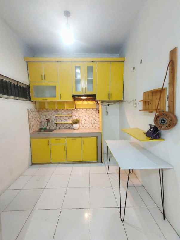 dijual rumah jl parpostel raya jati