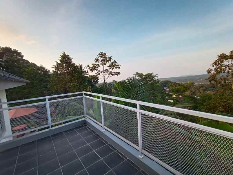 dijual rumah jl pemandangan salatiga