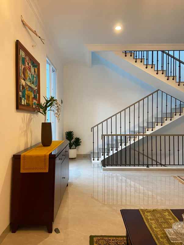 dijual rumah jl rancamaya utama