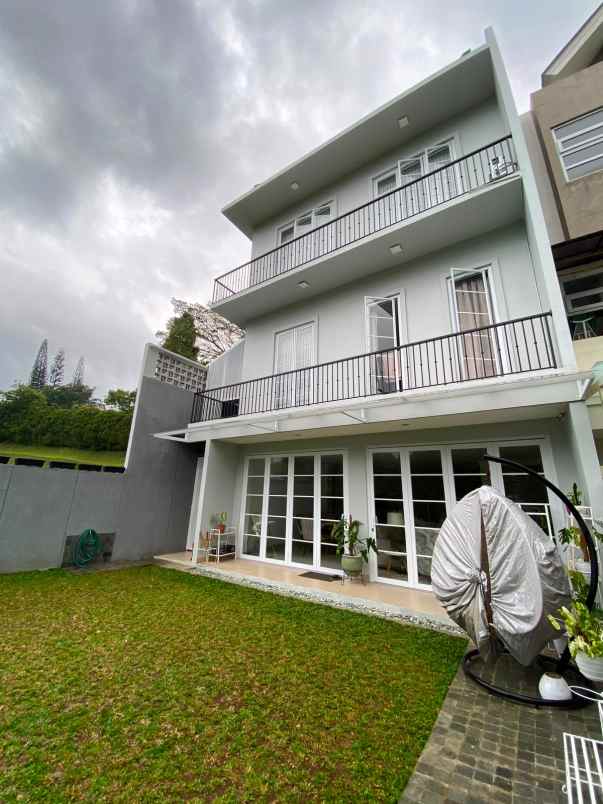 dijual rumah jl rancamaya utama