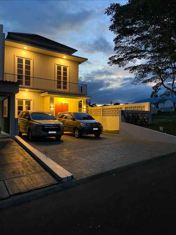 dijual rumah jl rancamaya utama