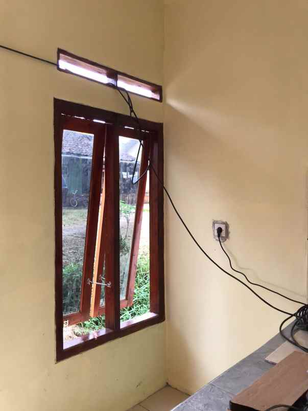 dijual rumah jl raya batok