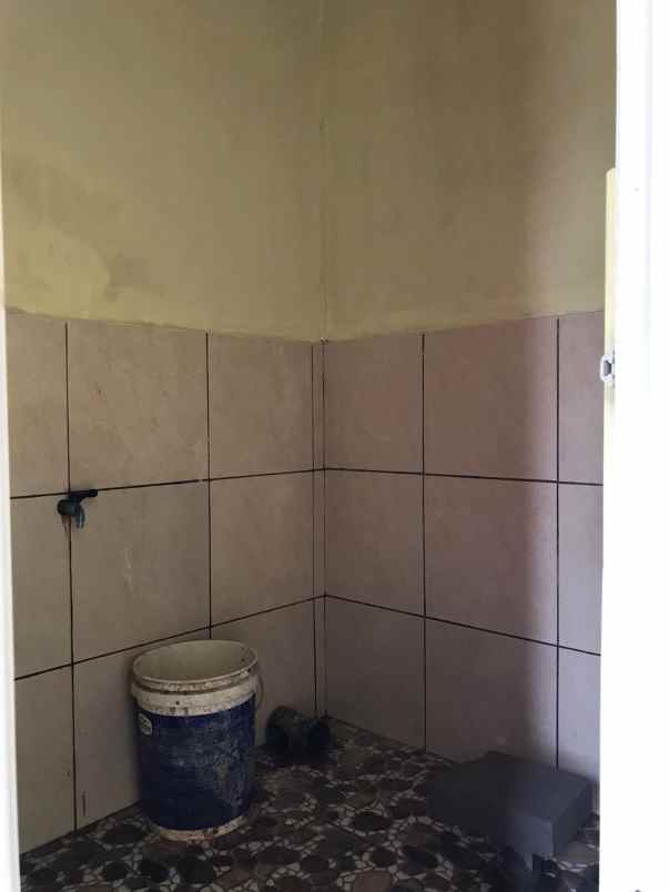 dijual rumah jl raya batok