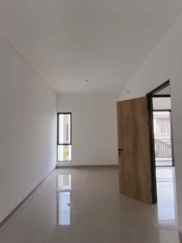 dijual rumah jl raya ciracas jakarta timur