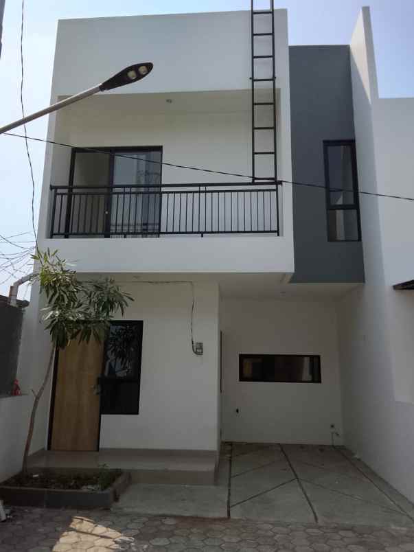 dijual rumah jl raya ciracas jakarta timur