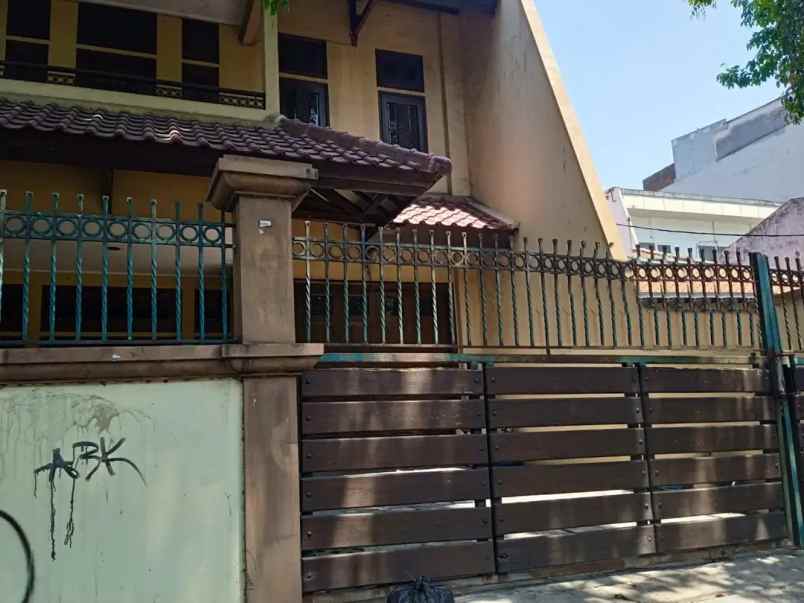 dijual rumah jl raya ngagel jaya pucang