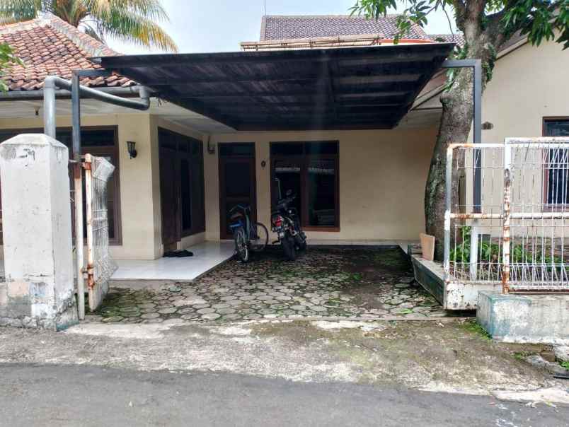 dijual rumah jl sekepanjang cikutra bandung
