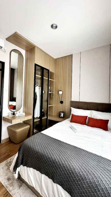 dijual rumah jl serpong raya