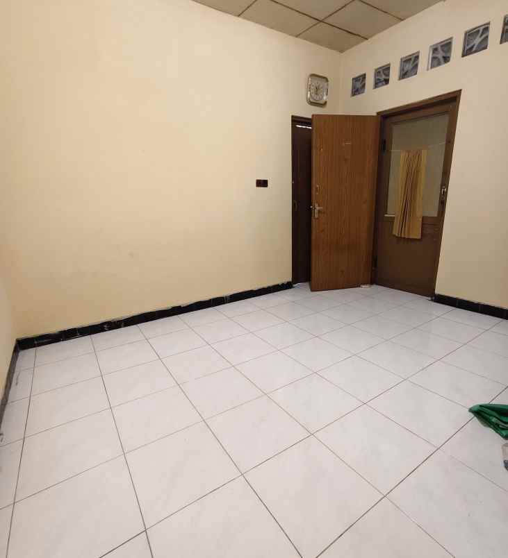 dijual rumah jl tales