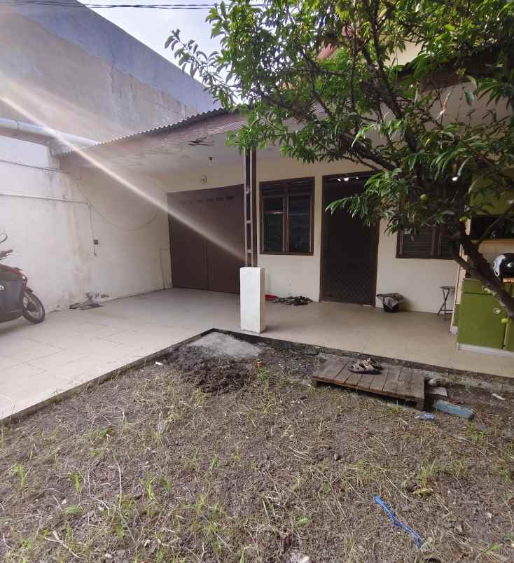 dijual rumah jl tales