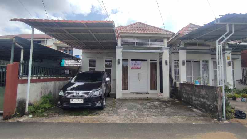 dijual rumah jl ujung pandang 1