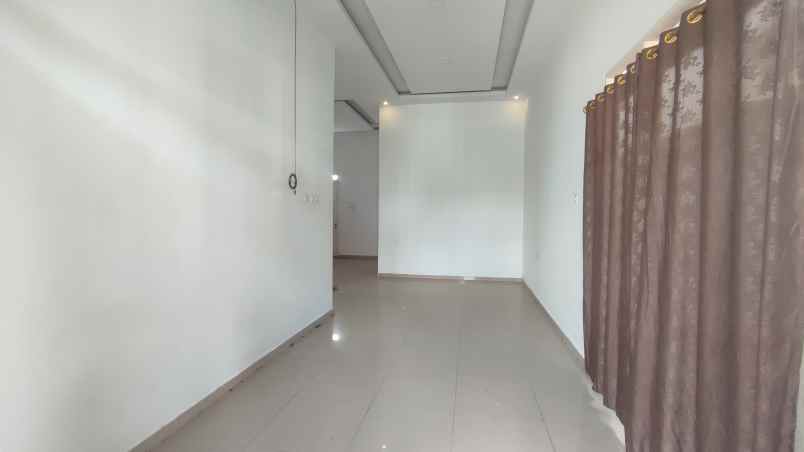 dijual rumah jl ujung pandang 1