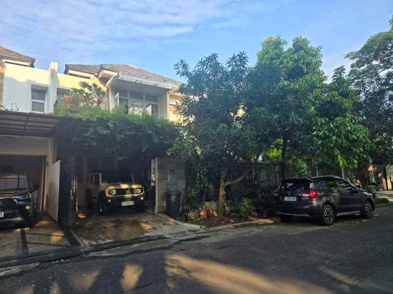 dijual rumah jl valeria boulevard