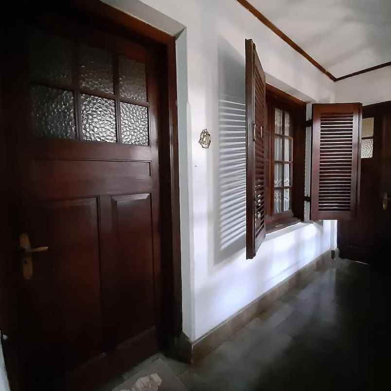 dijual rumah jl wastukencana kota bandung